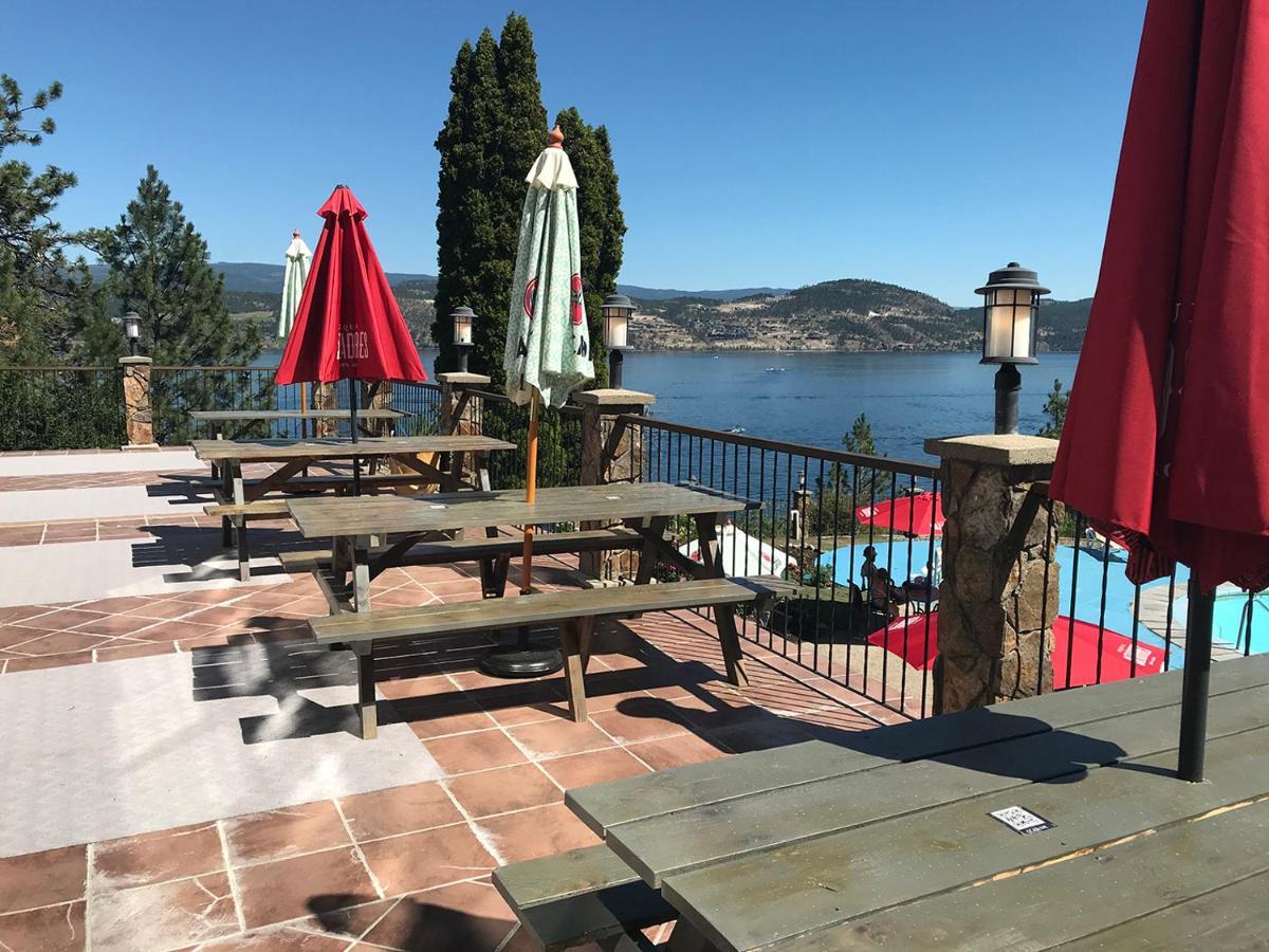 Cozystay Signature Lake Okanagan Resort 킬로나 외부 사진