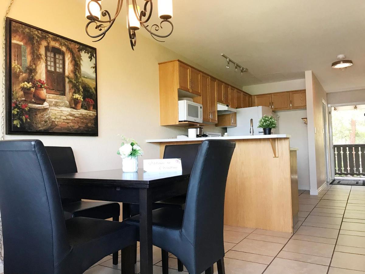 Cozystay Signature Lake Okanagan Resort 킬로나 외부 사진