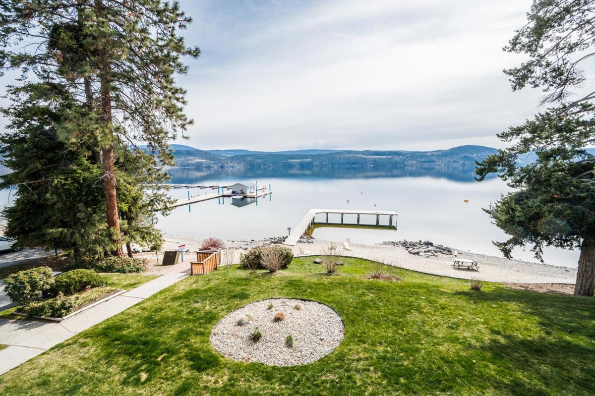 Cozystay Signature Lake Okanagan Resort 킬로나 외부 사진