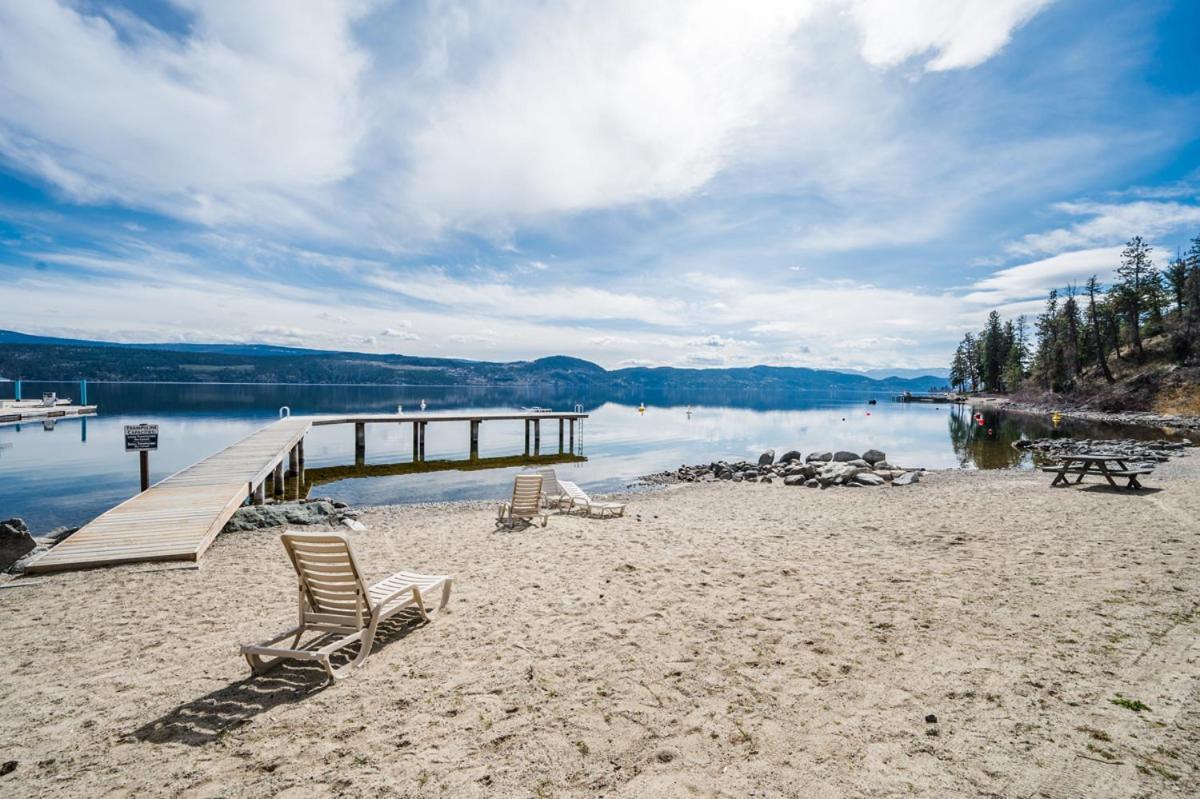 Cozystay Signature Lake Okanagan Resort 킬로나 외부 사진
