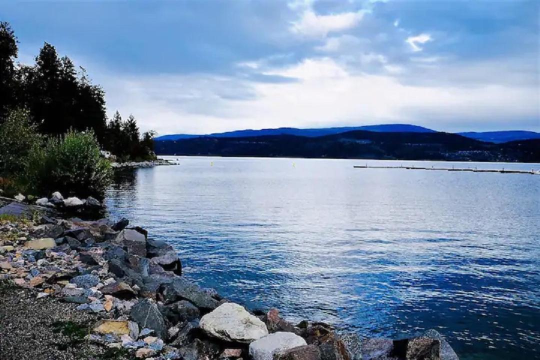 Cozystay Signature Lake Okanagan Resort 킬로나 외부 사진