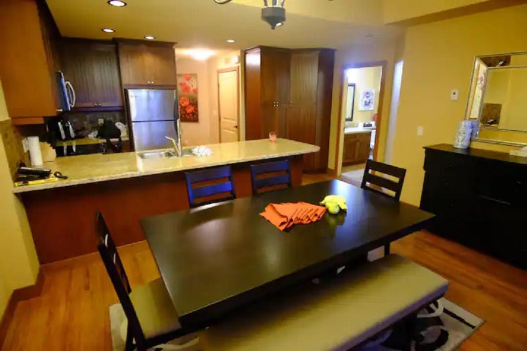 Cozystay Signature Lake Okanagan Resort 킬로나 외부 사진
