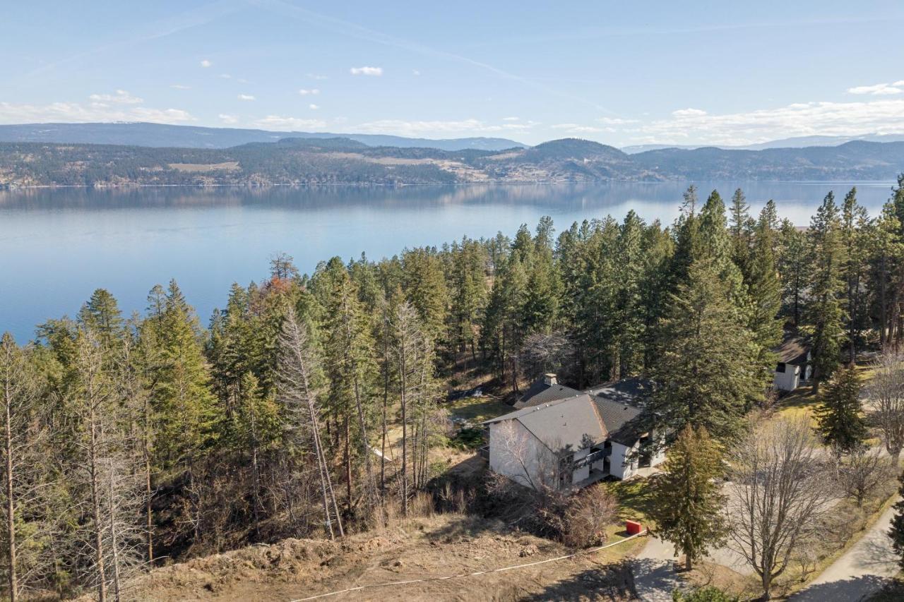 Cozystay Signature Lake Okanagan Resort 킬로나 외부 사진