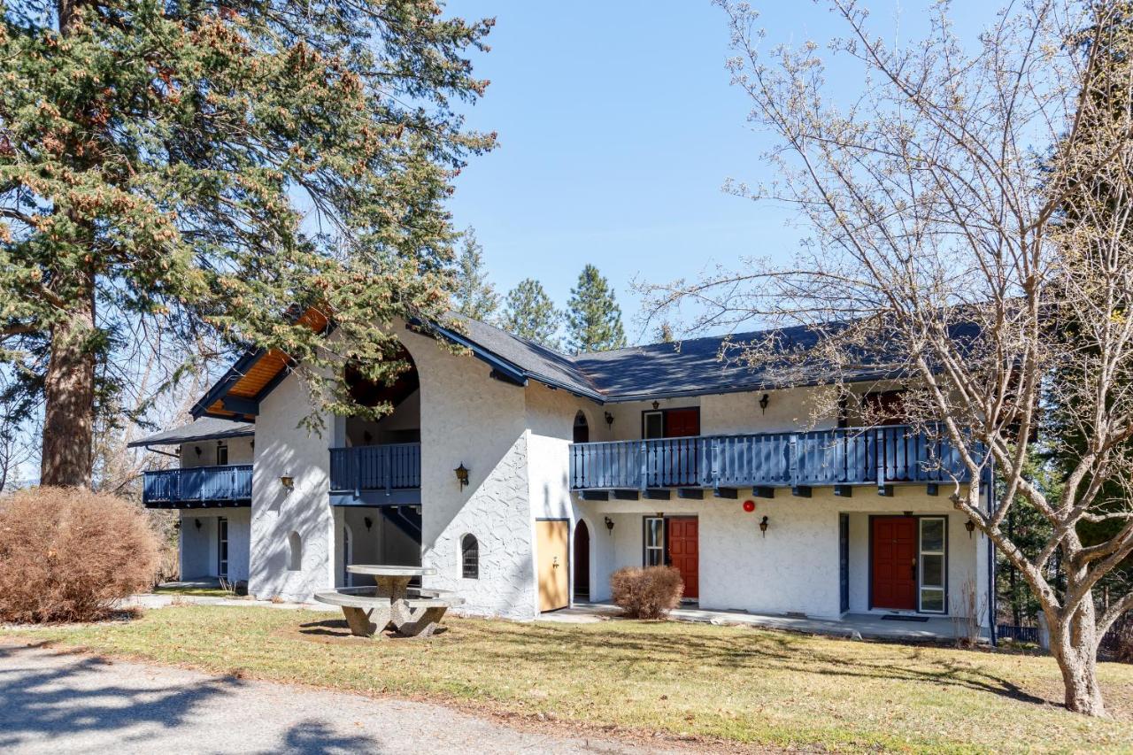 Cozystay Signature Lake Okanagan Resort 킬로나 외부 사진