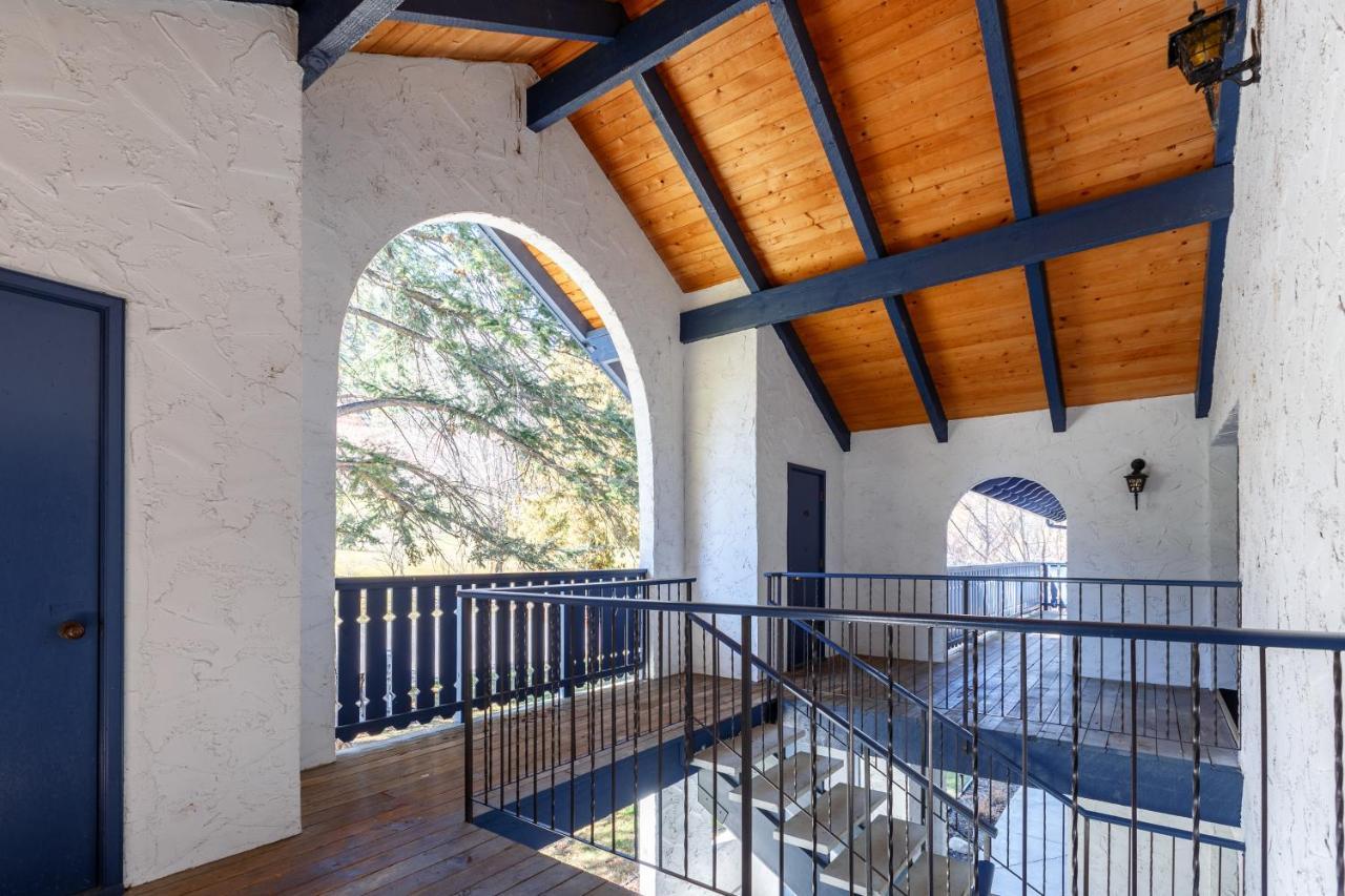 Cozystay Signature Lake Okanagan Resort 킬로나 외부 사진